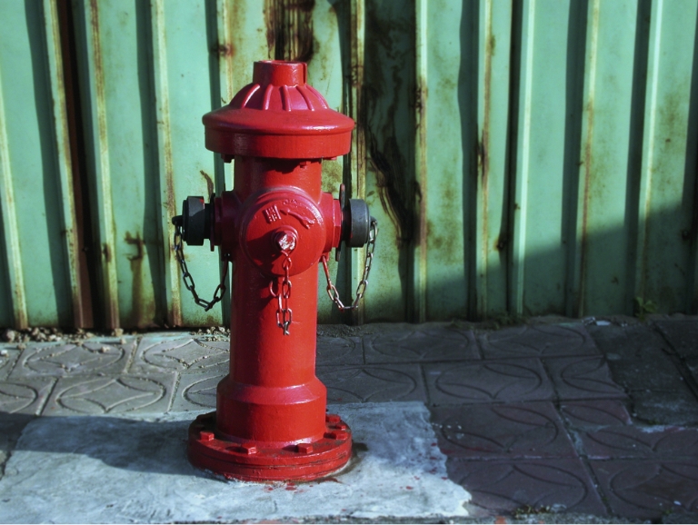 czerwony hydrant